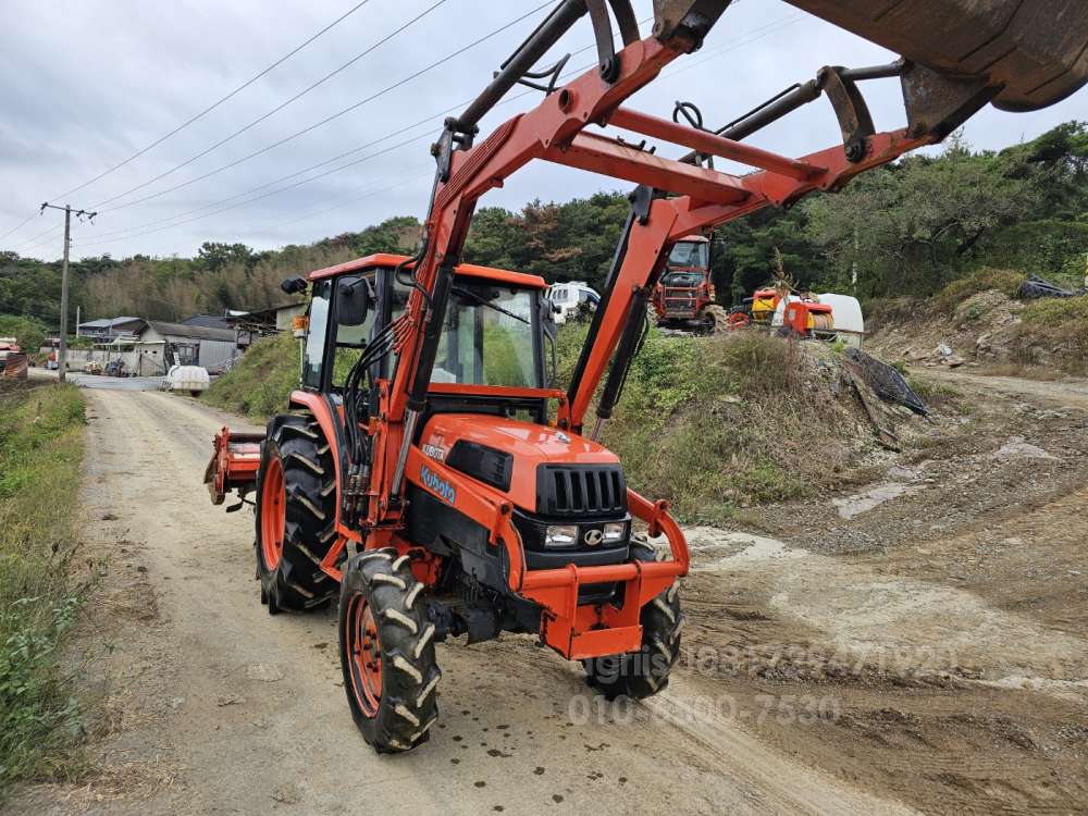 구보다 트랙터 L430 (42마력) 측면