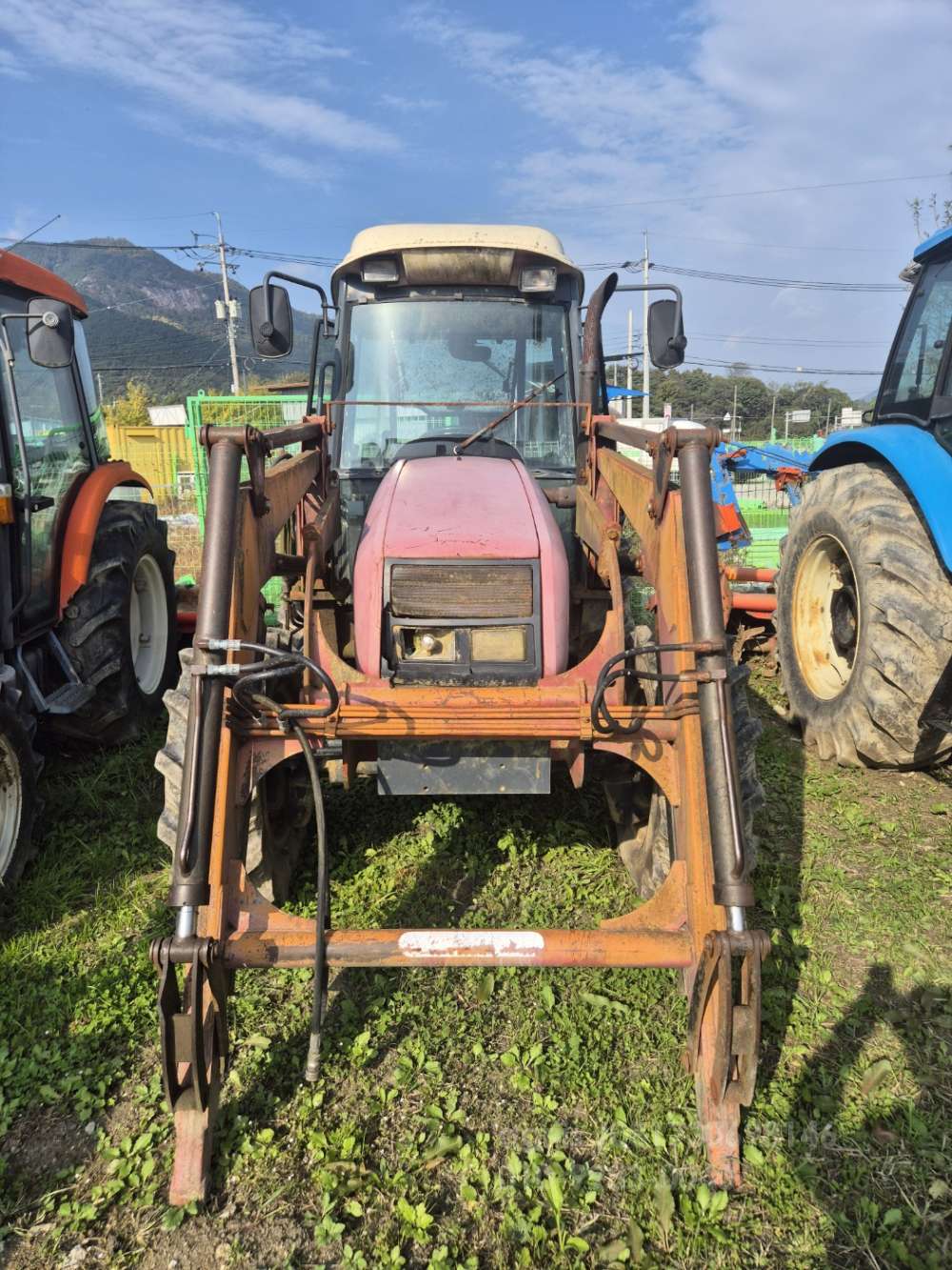 TYM Tractor T552 (55hp) 앞좌측면