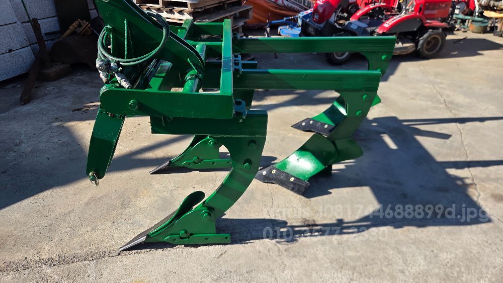 대원, 대원정공 4련 쟁기, 이랑쟁기, 유압쟁기 DWP130 뒤우측면