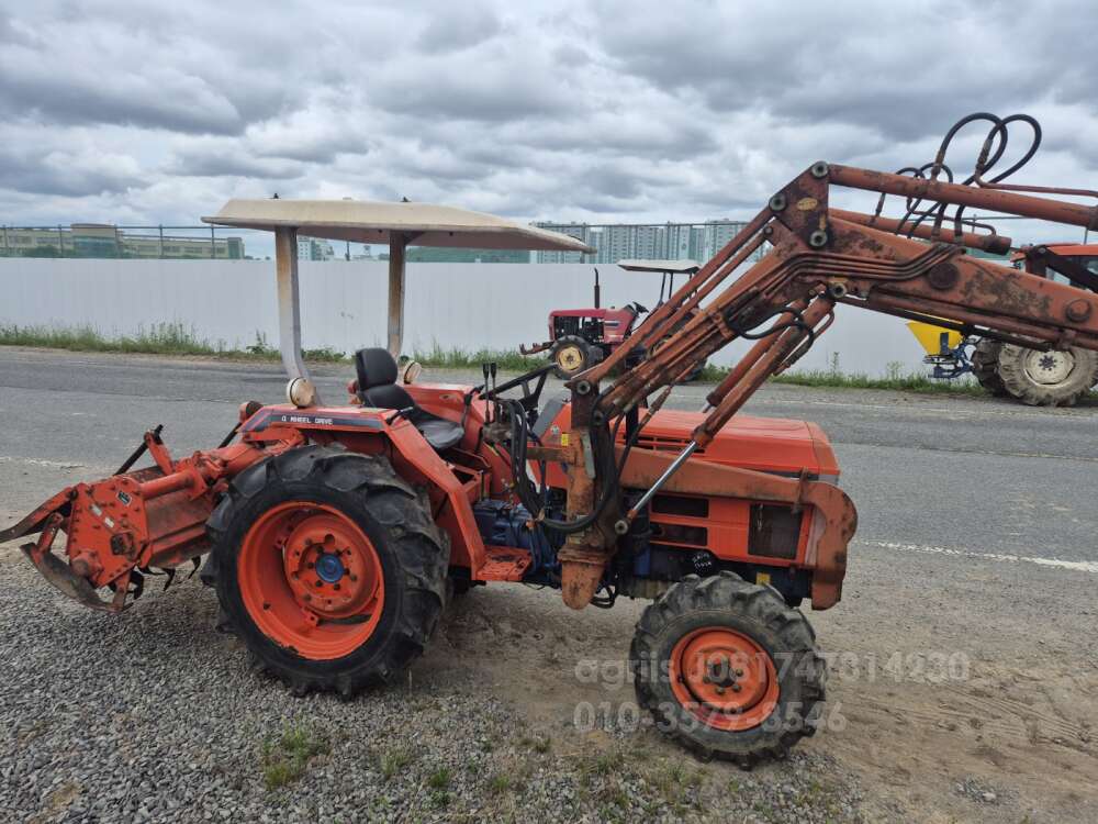 Daedong Tractor L2601 (26hp) 뒤우측면