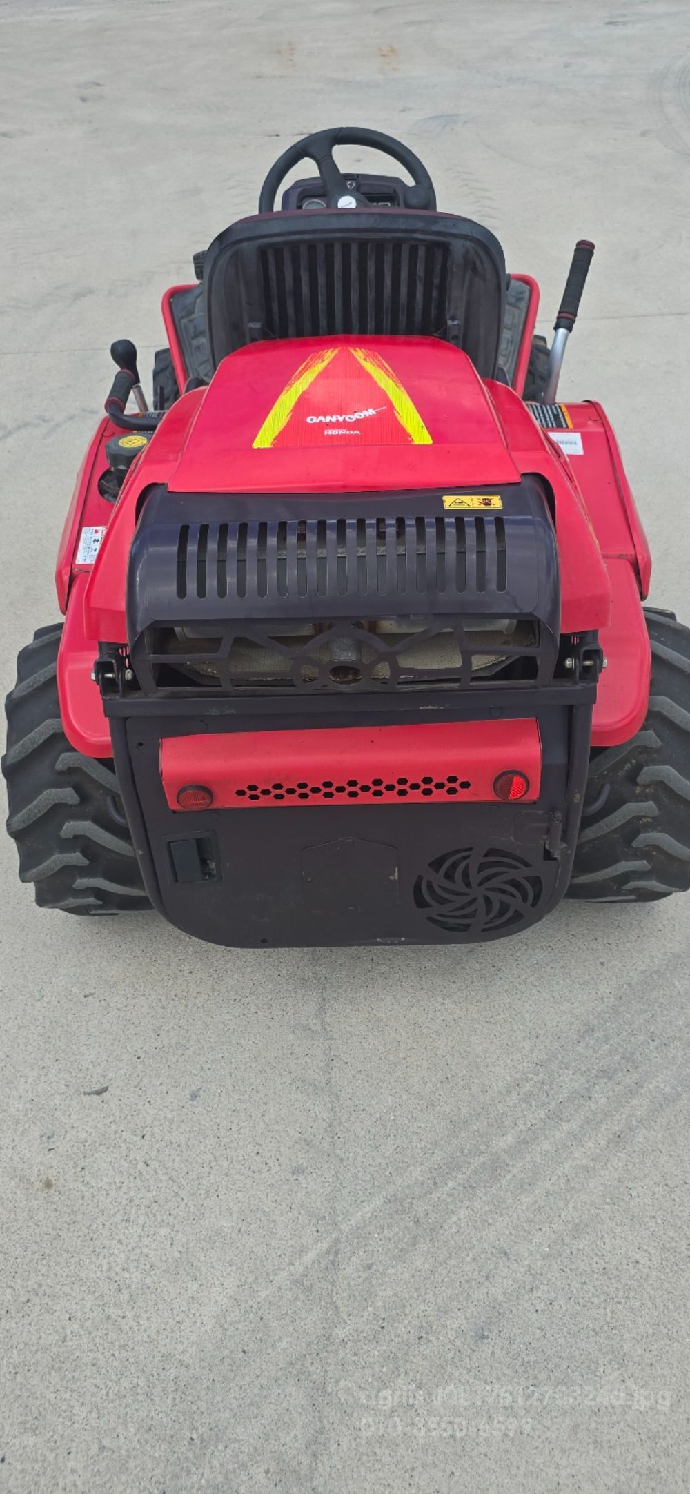 캐니콤  승용제초기  4륜구동  뒤우측면