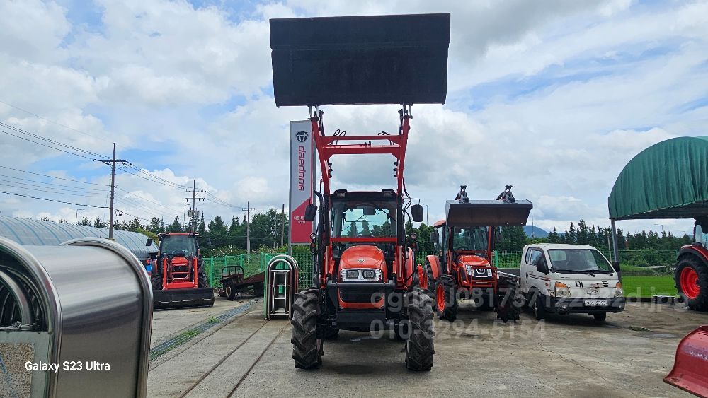 대동 트랙터 MX90 (90마력) 뒤우측면