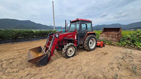 LS 트랙터 LT470D (47마력) 앞좌측면
