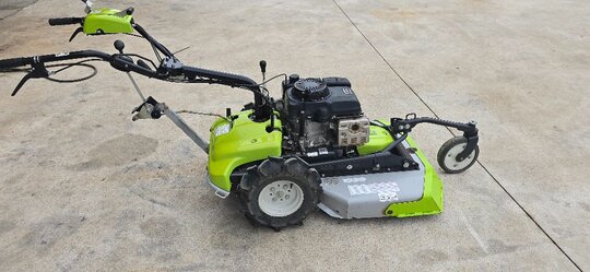 한아 한아 그릴로 보행 제초기  그릴로 보행 제초기 앞좌측면