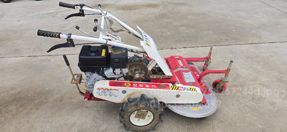 청송농기  보행제초기  보행제초기  뒤우측면
