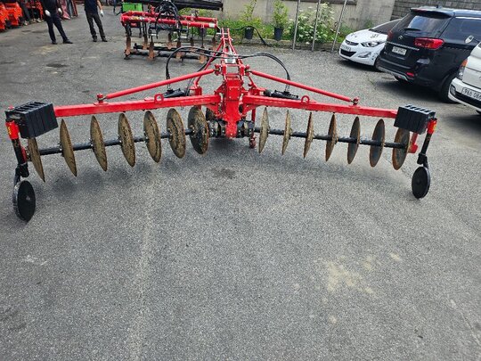  원판쟁기 YDP 142L-H  앞좌측면