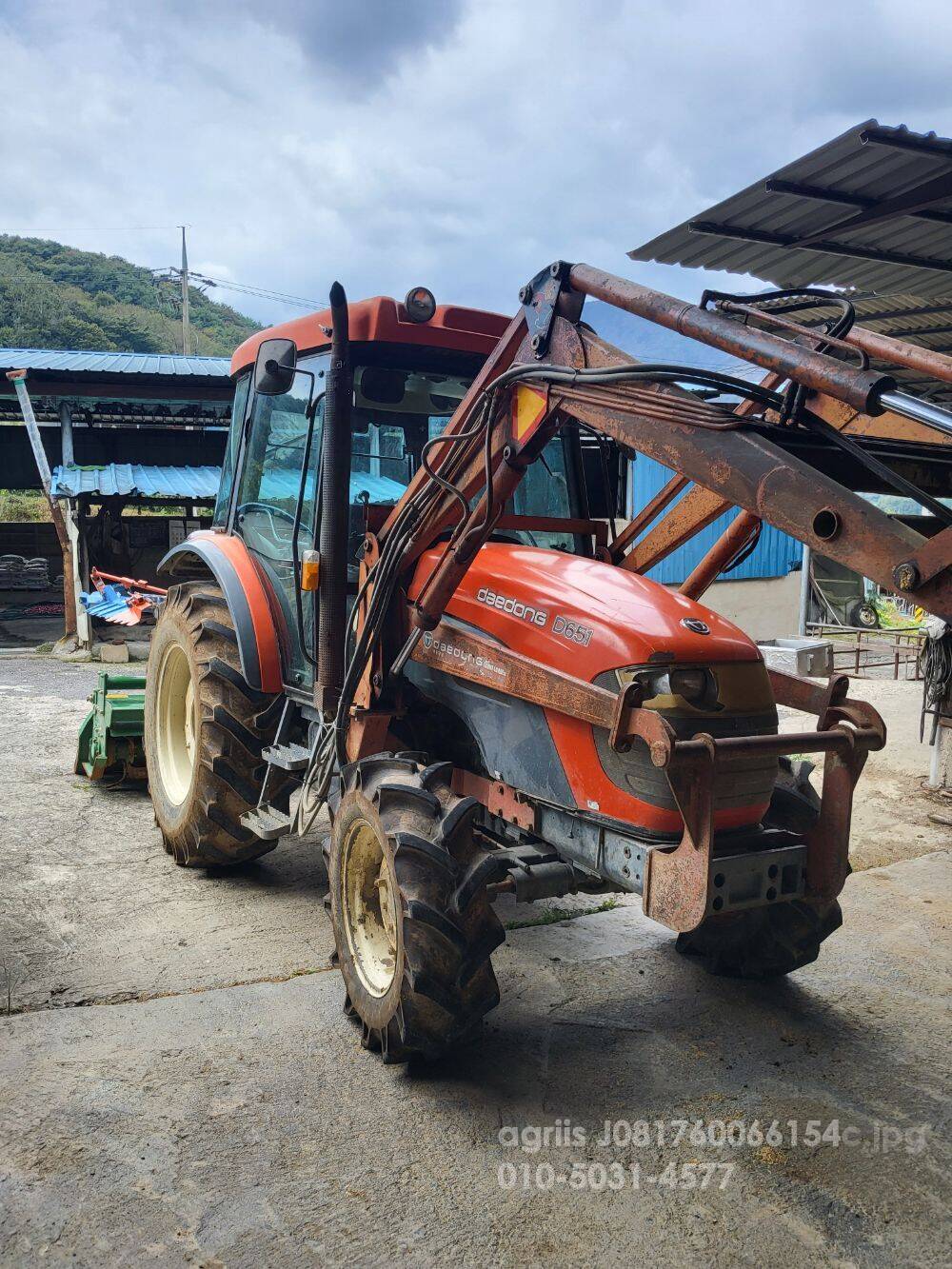 Daedong Tractor D651 (65hp) 앞좌측면