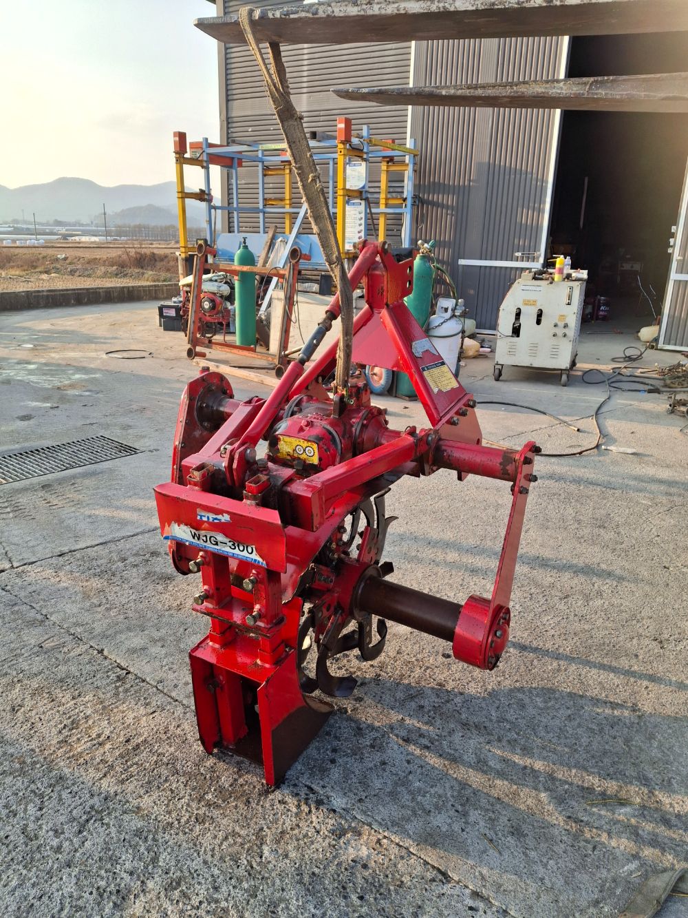 웅진, 웅진기계 보리배토기, 휴립복토기 WJG300 앞좌측면