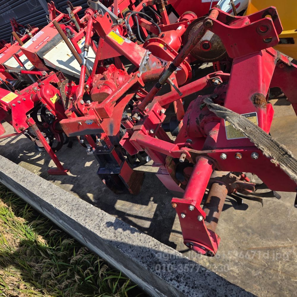 웅진, 웅진기계 보리배토기, 휴립복토기 WJG300 뒤우측면