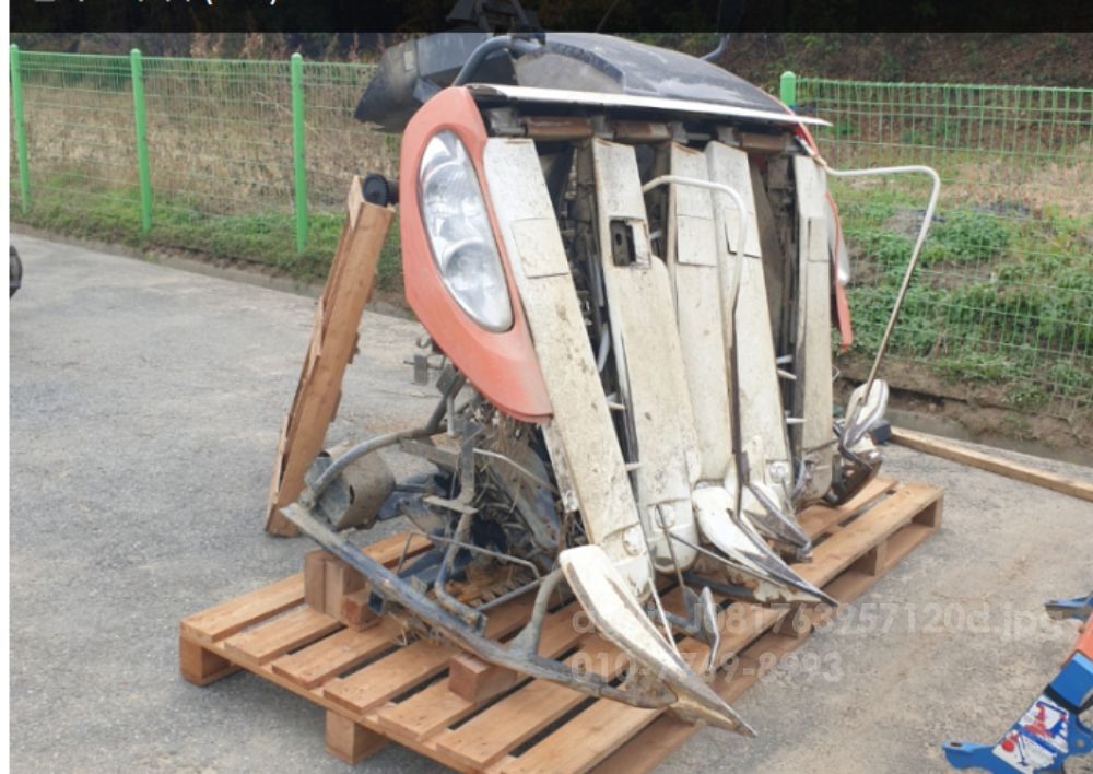 Kubota Combine Harvester ER575K (5Rows) 뒤우측면