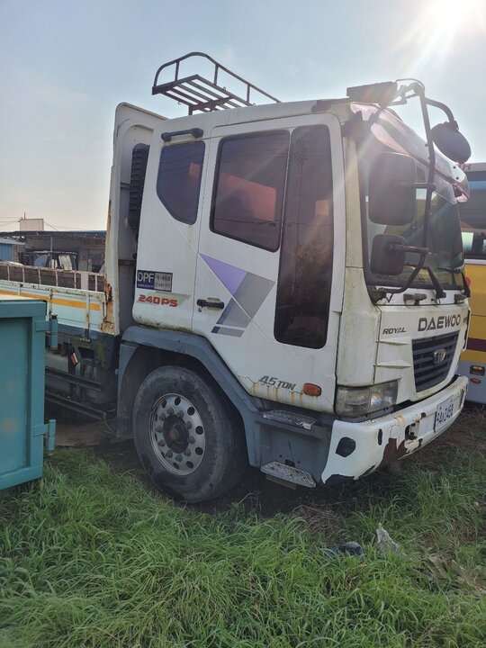  노부스 4.5톤 초장축  앞좌측면