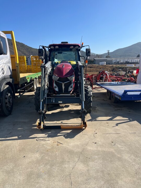 Yanmar Tractor YT470 (70hp) 앞좌측면