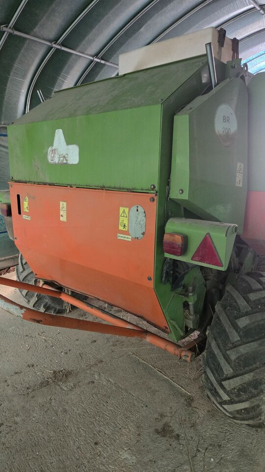  Round Baler BR200  앞좌측면