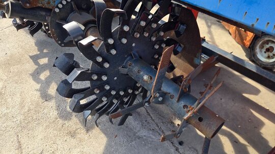 대호 휴립복토기, 콩심이, 콩파종기, 보리배토기 T660K, T760W 앞좌측면