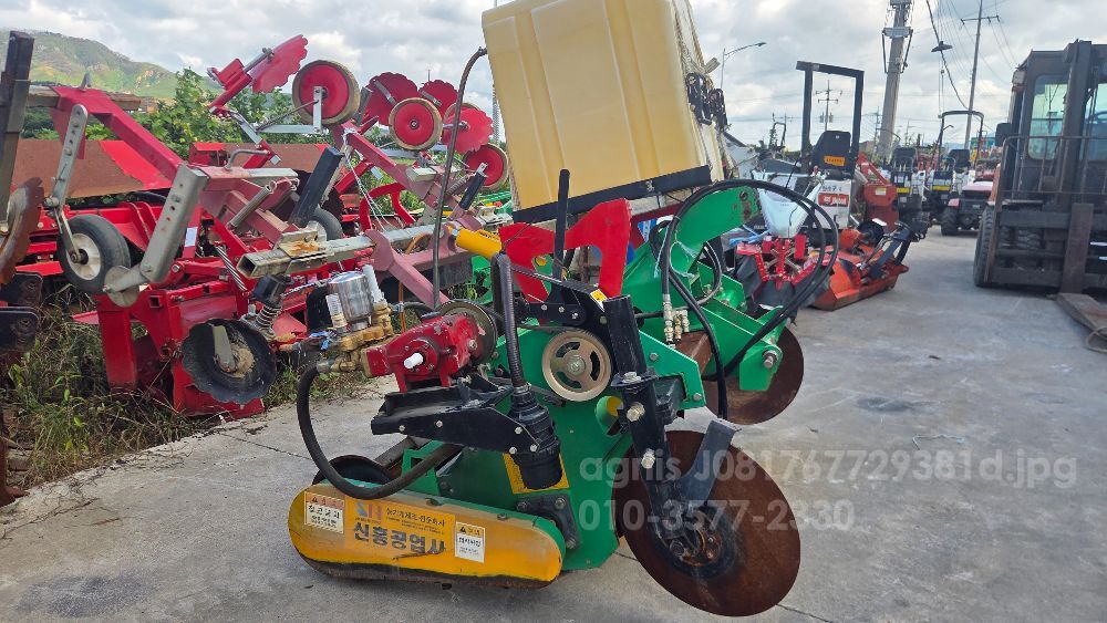  휴립복토기, 비닐피복기, 두둑형성기 SH-S1100VB  뒤우측면