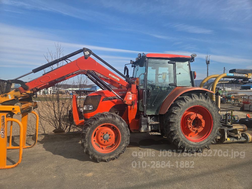 Kubota Tractor MZ877 (92hp) 뒤우측면