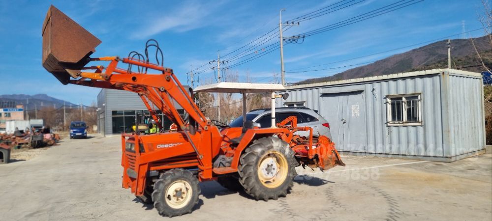 대동 트랙터 L3503 (35마력) 뒤우측면