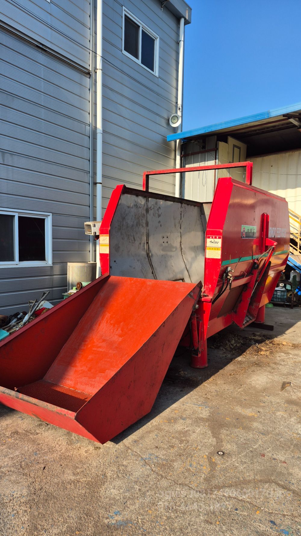  TMR RINDO FEED MIXER, RAT-130  뒤우측면