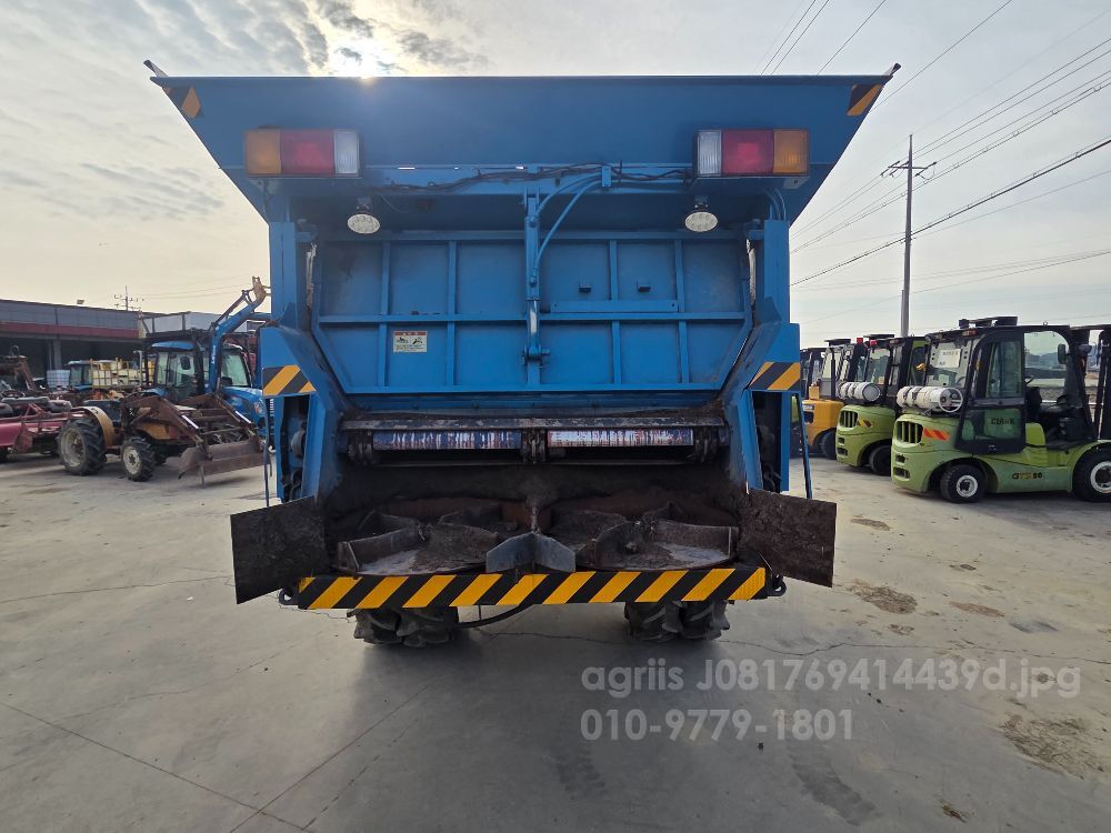  2.5톤 프론티어(퇴비살포차량) 프론티어  뒤우측면