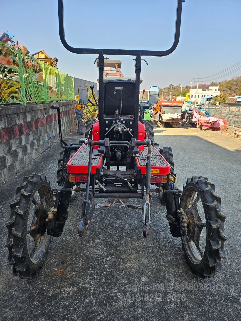 Shibaura Cultivator CFM-2000 (20hp) 뒤우측면