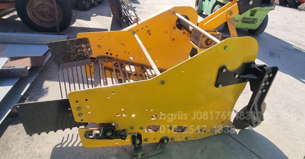 두루기계 땅속작물수확기 DR-750VC 뒤우측면