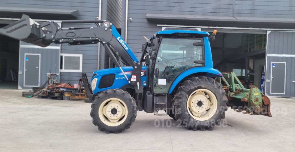 LS 트랙터 MT5.73 (73.9마력) 뒤우측면