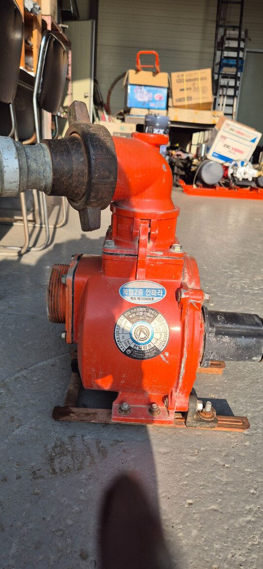  양수기(경운기용) 경운기용양수기  앞좌측면