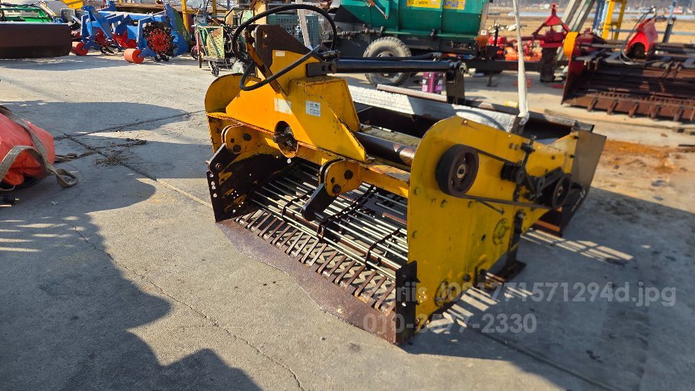  돌수집기, 석발기 돌수집기 160부터 250까지  뒤우측면