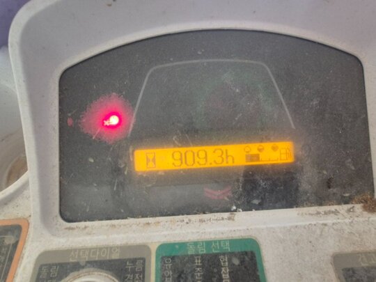 얀마 이앙기 YR6D (6조식) 앞좌측면