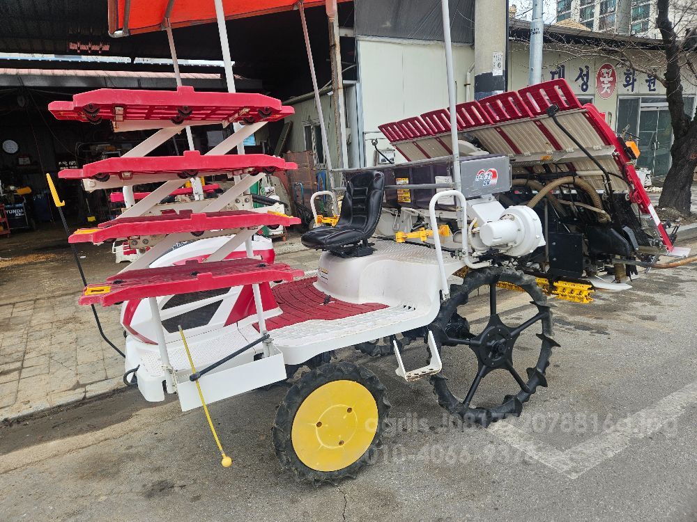 Yanmar Rice transplanter YR60D (6Rows) 뒤우측면