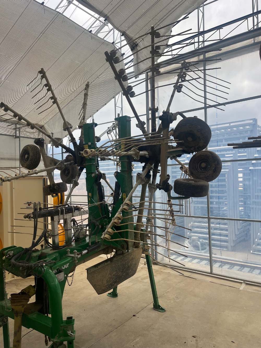  Rake YNK R550P  뒤우측면