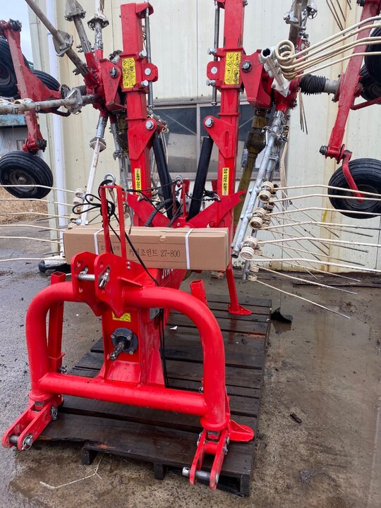 태양농기계 레이크 JYR-5500-9 앞좌측면