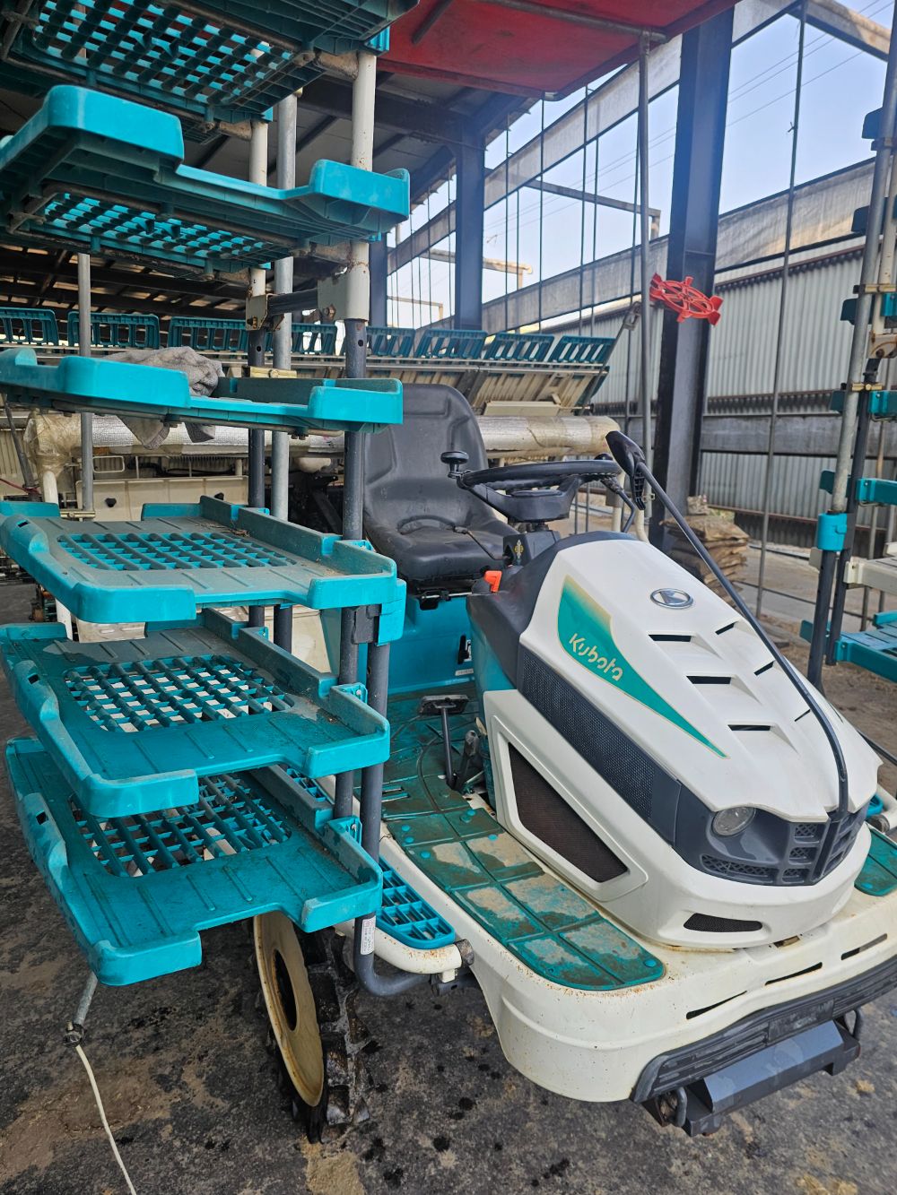 Kubota Rice transplanter KEP8DF (8Rows) 앞좌측면