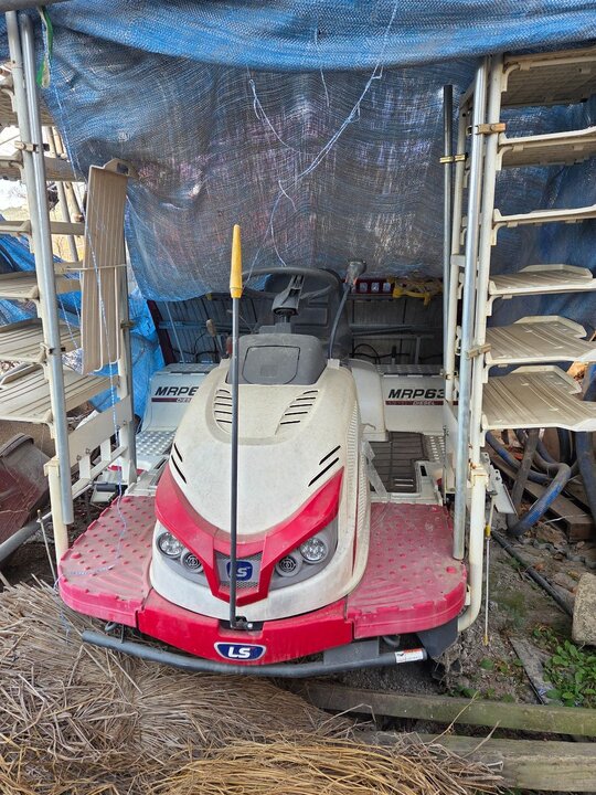 LS 이앙기 MRP63D (6조식) 앞좌측면