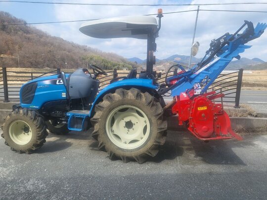 LS 트랙터 3.52 (52마력) 앞좌측면