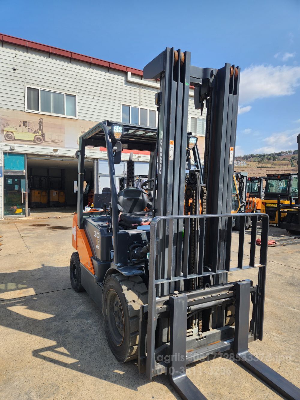  Forklift D30S-7 (3톤) 뒤우측면