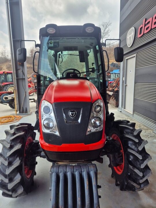 Daedong Tractor NX550 (55hp) 앞좌측면