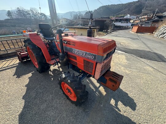 Daedong Tractor L2203 (22hp) 앞좌측면
