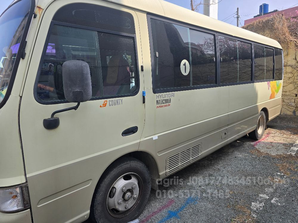 Hyundai 카운티 29인승 카운티29인승  뒤우측면