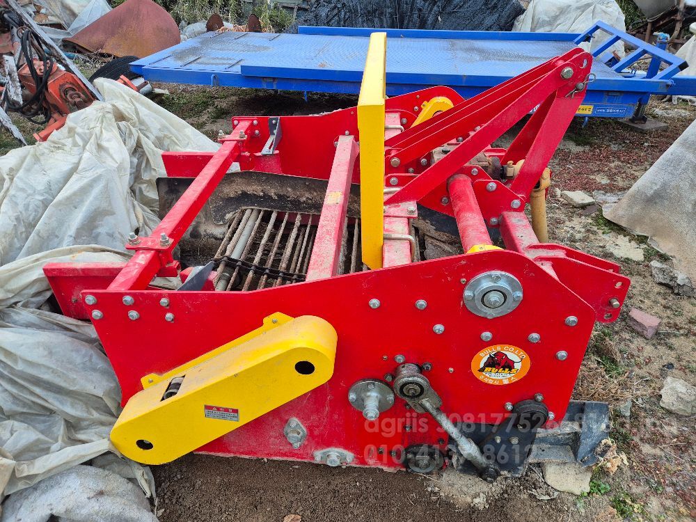  양파수확기 BG-1200H  뒤우측면