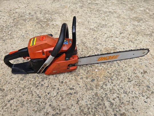  엔진톱 CS-3700ES  앞좌측면