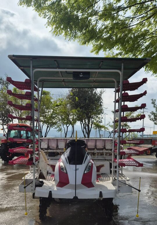 Yanmar Rice transplanter YR8DZ-F (8Rows) 앞좌측면