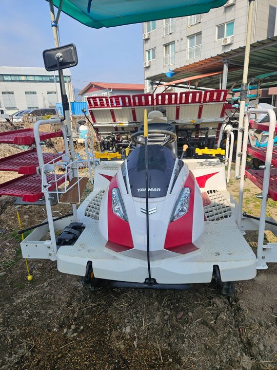 Yanmar Rice transplanter YR6D (6Rows) 앞좌측면