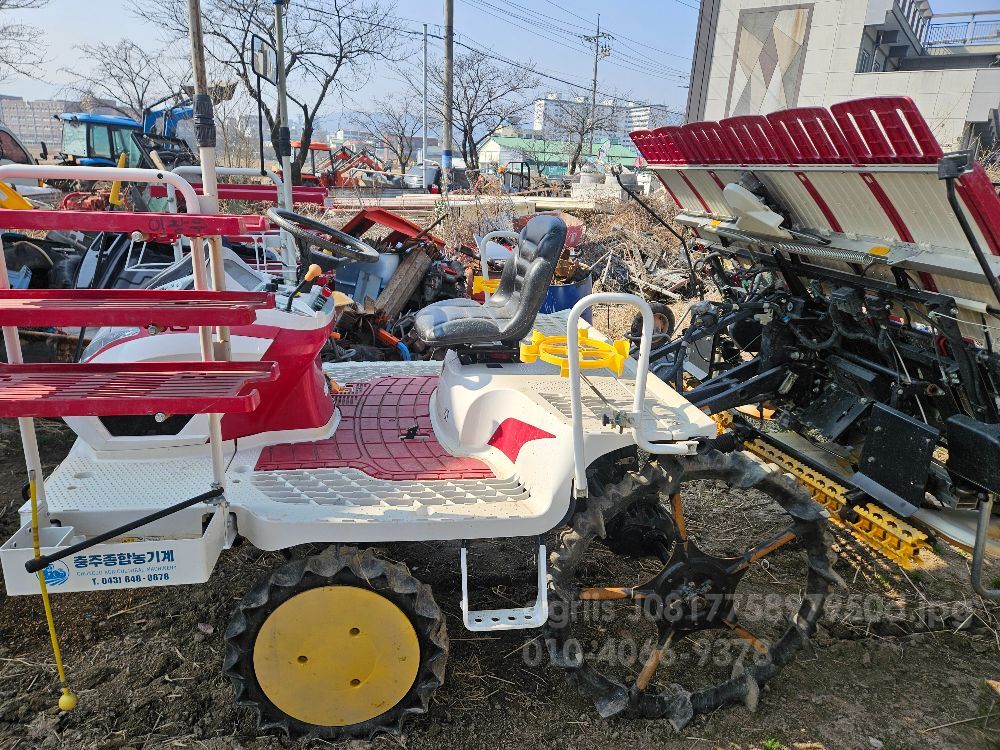 Yanmar Rice transplanter YR6D (6Rows) 뒤우측면