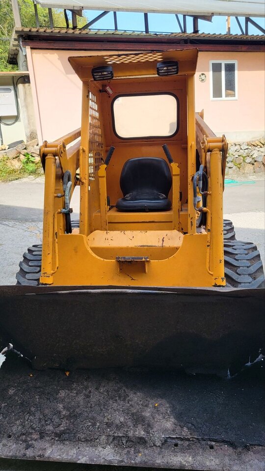 Shinheung Skid steer loader 스키드로더  앞좌측면