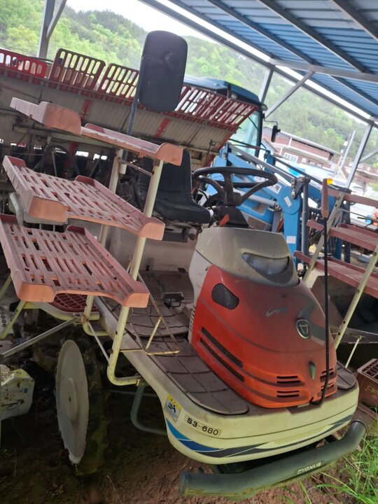 Daedong Rice transplanter S3-680 (6Rows) 앞좌측면
