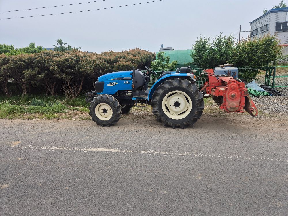 LS Tractor R48 (48hp) 뒤우측면