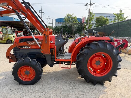 구보다 트랙터 L430M (43마력) 앞좌측면