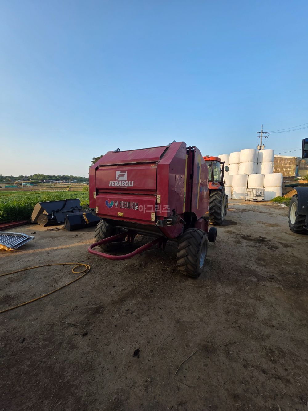  Round Baler 훼라보리 T-125  뒤우측면
