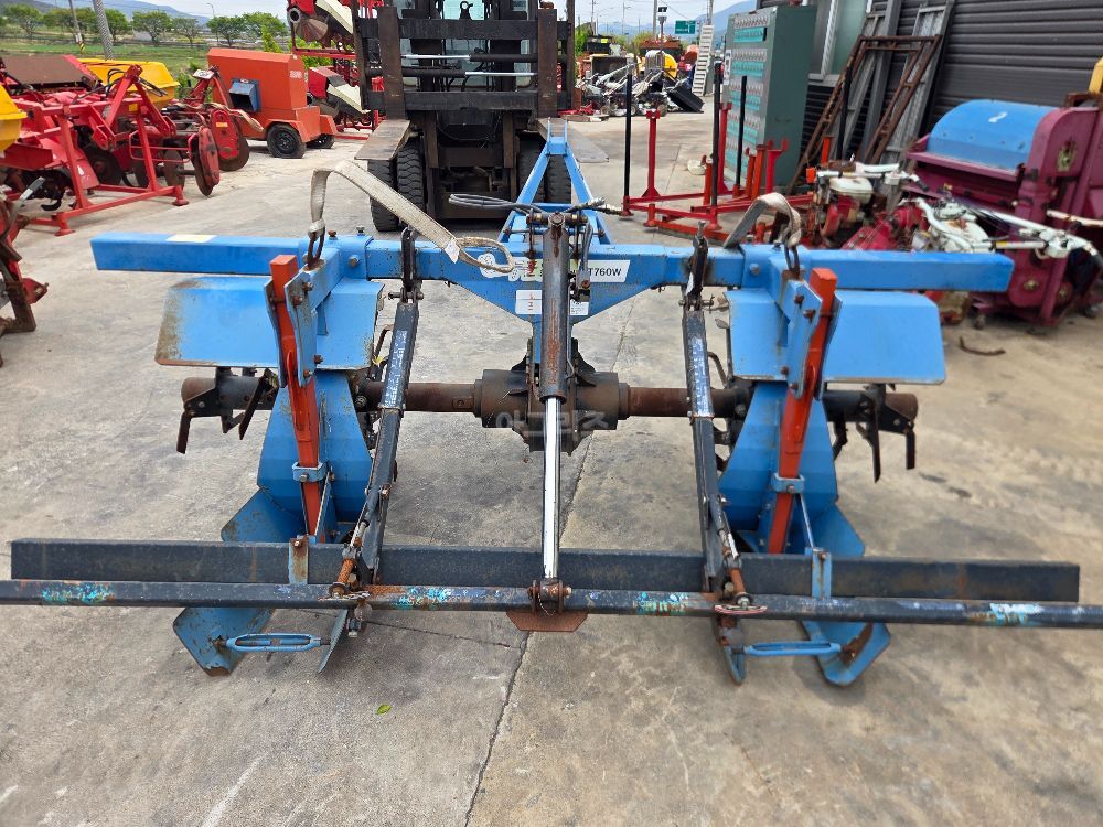 대호 콩심이, 콩파종기, 배토기, 두골배토기 T660K, T760W 뒤우측면
